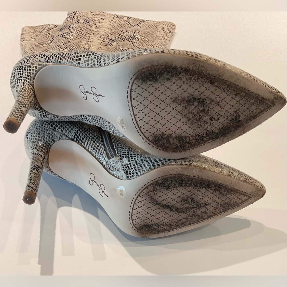Knee-High Stiletto Faux Snakeskin Pointed Toe Scrunch Boots - Picture 3 of 9